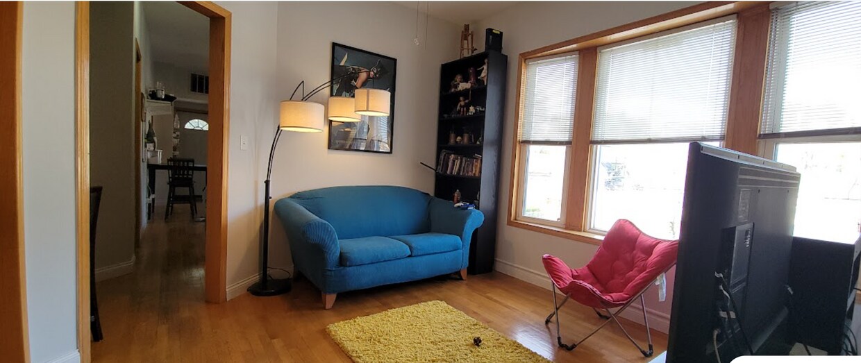 Primary Photo - 2700 W Chicago Ave