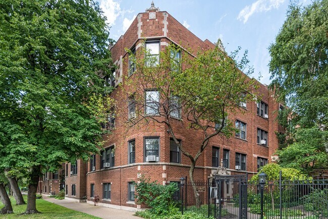 Building Photo - 5465 S Ingleside Ave