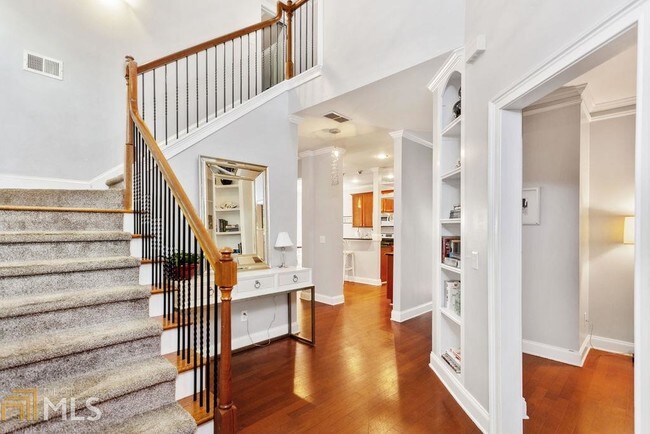 Foto del edificio - 32 Edwin Pl NW