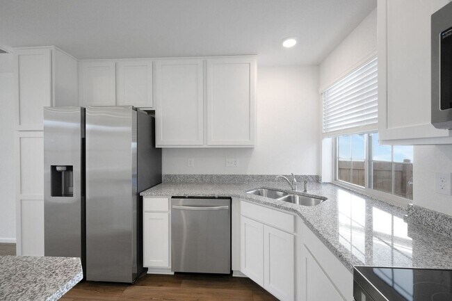 Building Photo - Charming 3BR House in Commerce City