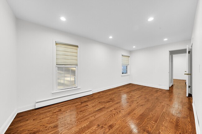 Foto del edificio - 8709 Callie Ave