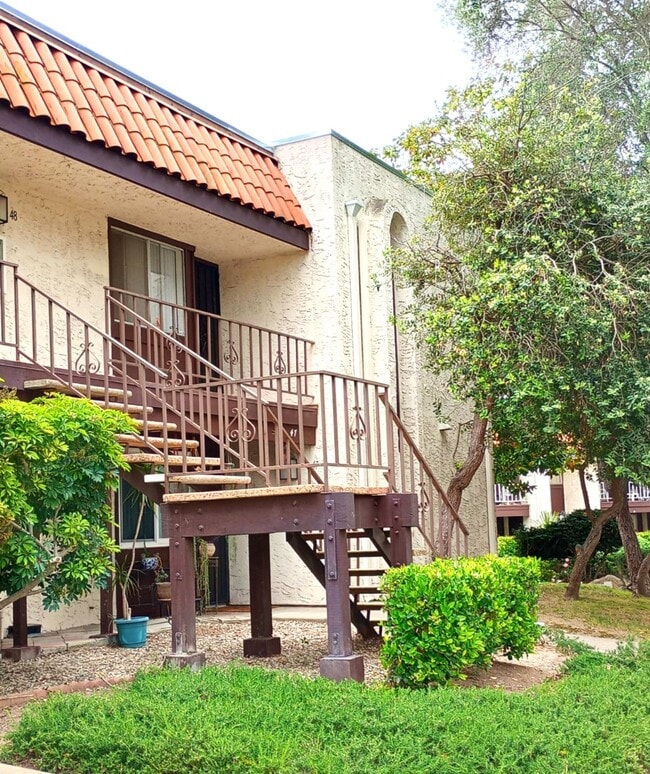 Foto del edificio - 6878 Navajo Rd