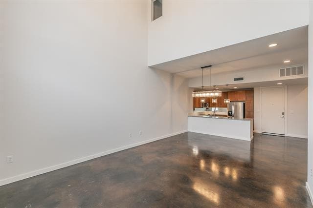 Building Photo - 2608 Museum Way
