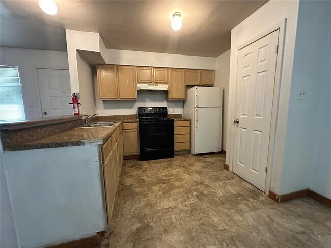 Building Photo - 1105 Westwood Ln