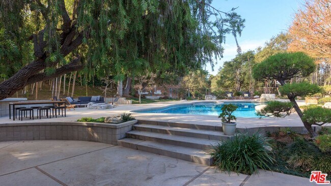 Foto del edificio - 3493 Valley Meadow Rd