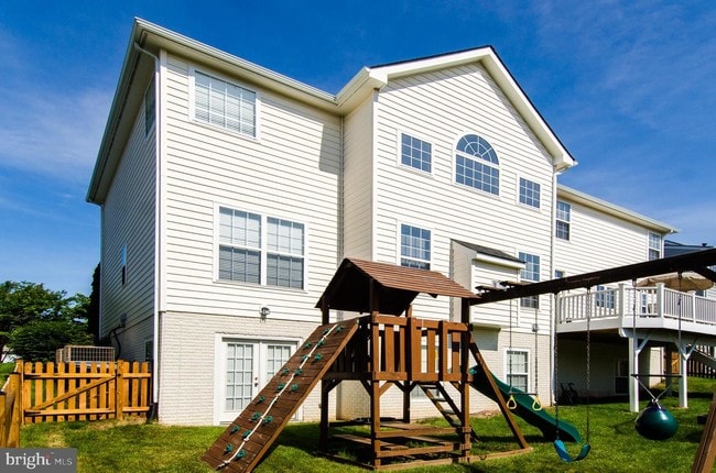 Building Photo - 8705 Lords View Loop