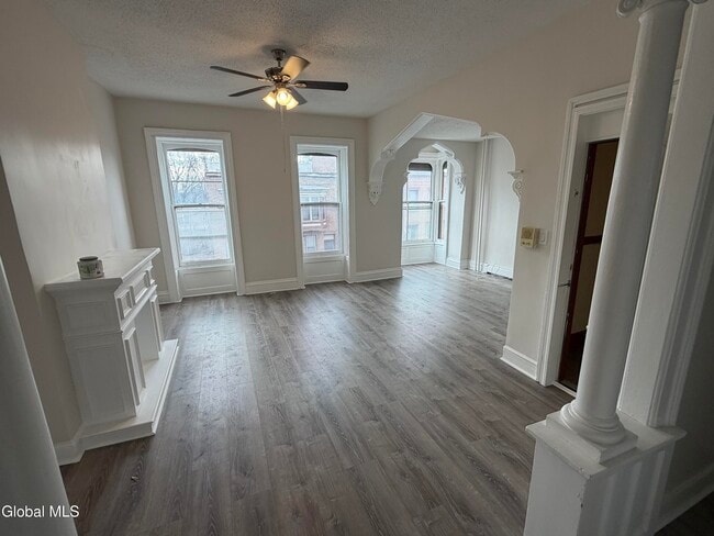 Building Photo - 365 Madison Ave