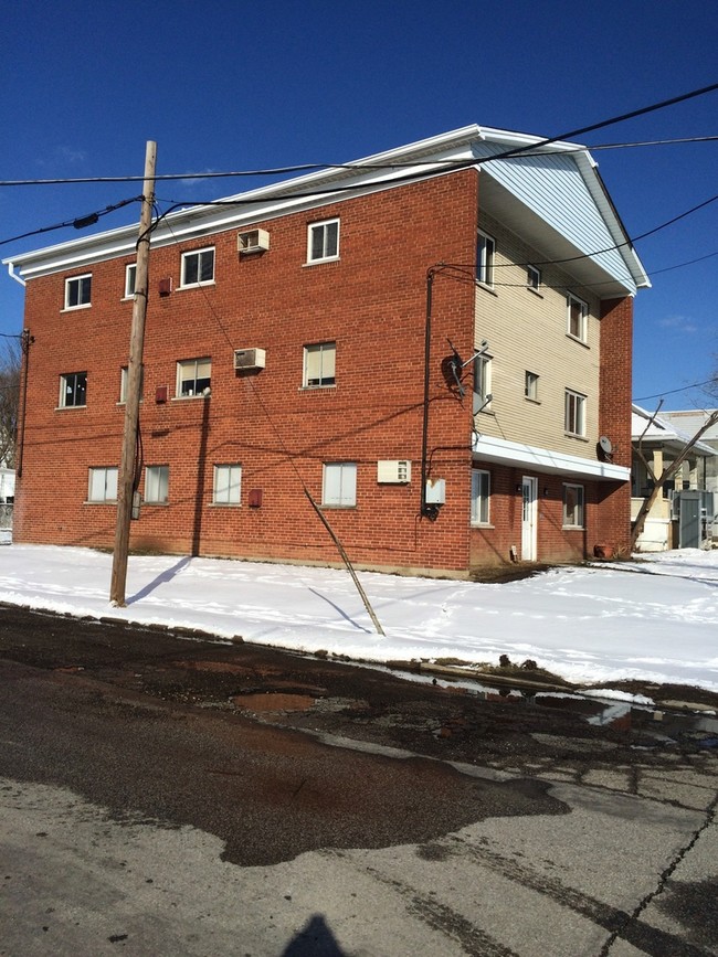 Building Photo - 2040 Ross Ave
