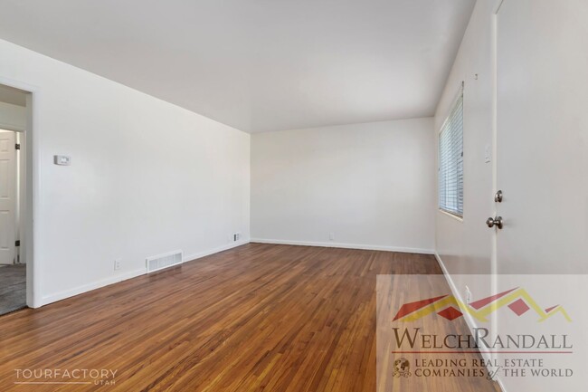 Foto del edificio - 3 Bed 2 Bath Millcreek Duplex.