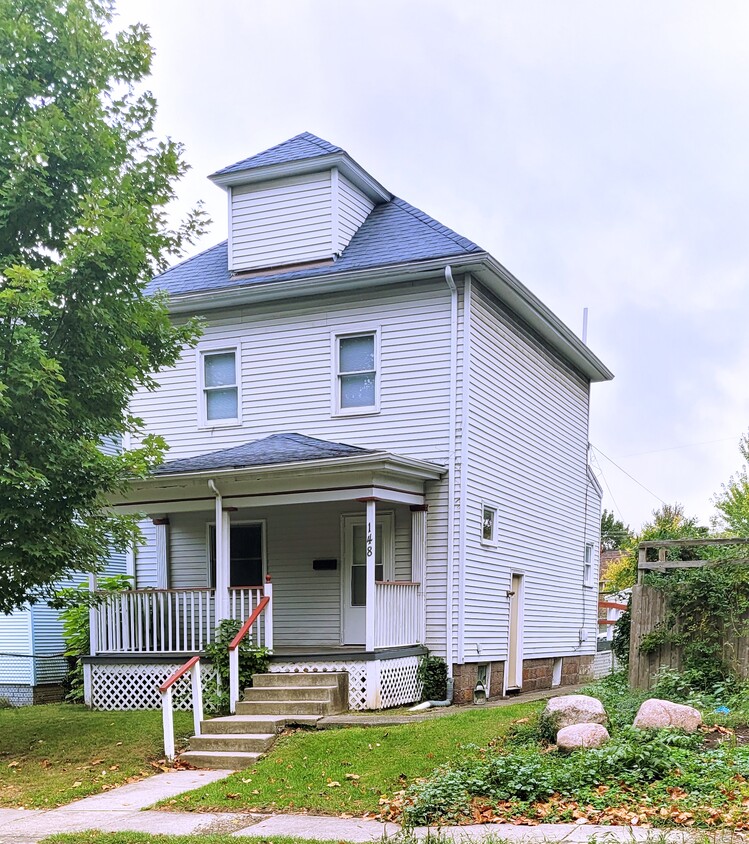 3 Bdrm House & Garage - 148 E Hudson St