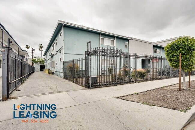 Building Photo - 14766 Delano St