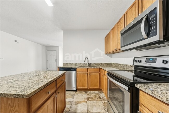 Building Photo - 135 Tyron Rd