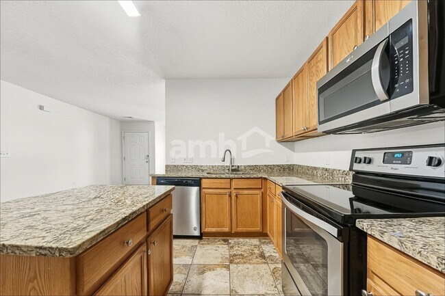Foto del edificio - 135 Tyron Rd