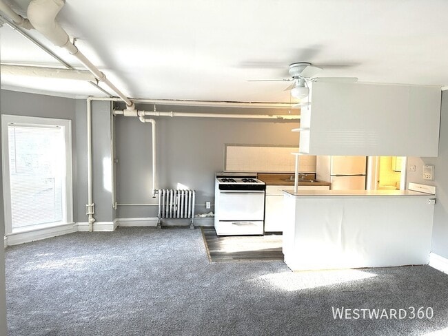 Building Photo - 4941 N Monitor Ave