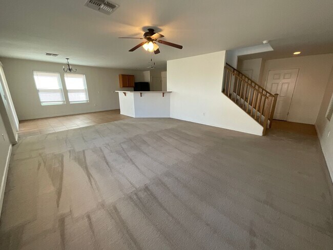 Foto del edificio - Two Story 3 Bedroom and 2.5 Bathroom Rental