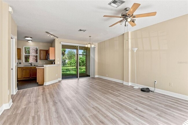 Building Photo - 13710 Forest Lake Dr