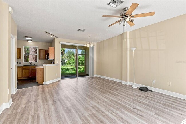 Foto del edificio - 13710 Forest Lake Dr