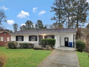 Building Photo - 2642 Santa Monica Dr NW