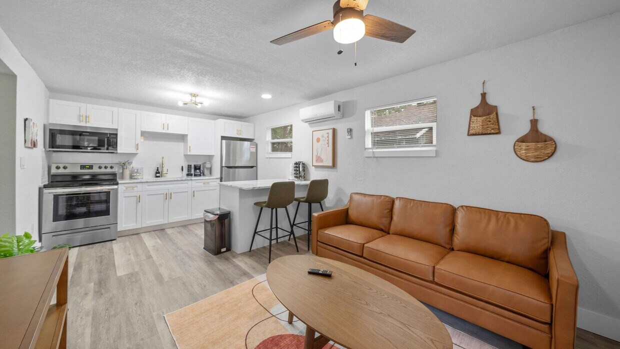 Foto principal - 1007 E Comanche Ave