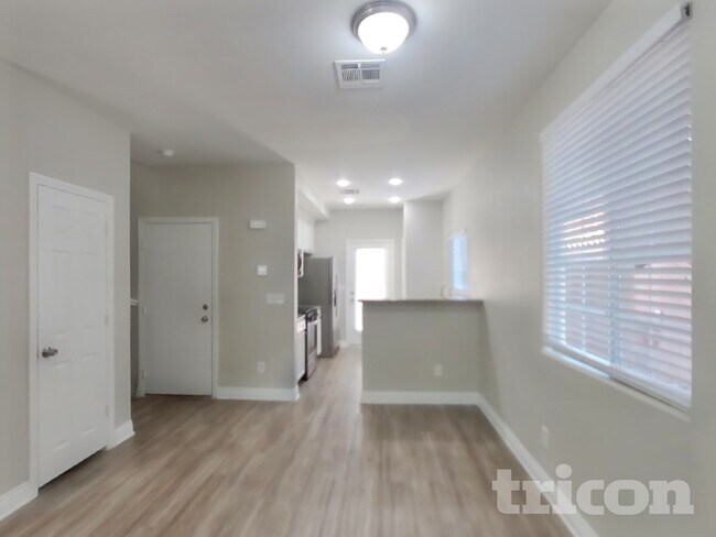 Foto del edificio - 9827 W Spinnaker Creek Ave