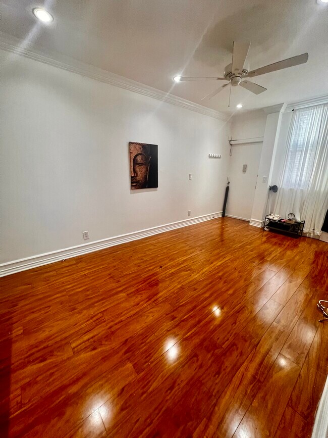 Foto del edificio - 553 Undercliff Ave
