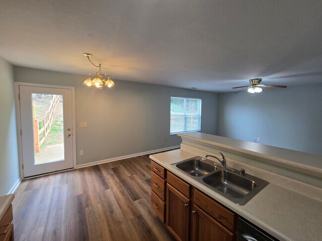 Foto del edificio - 94 Old Stephenson Mill Rd