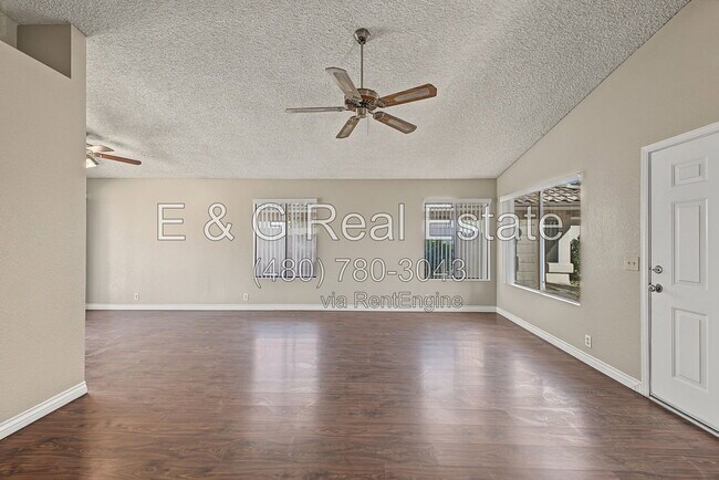 Foto del edificio - 5774 W Commonwealth Pl