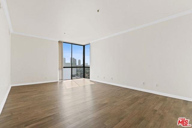 Building Photo - 10660 Wilshire Blvd