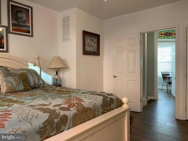 Foto del edificio - 1813 Wiltberger St NW