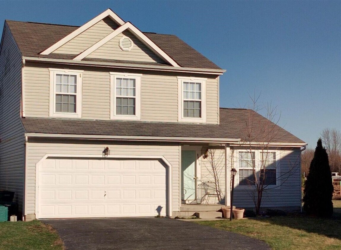 Primary Photo - Blacklick Single Family Home available now!