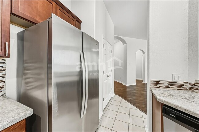 Foto del edificio - 2204 Perkins Crossing Dr