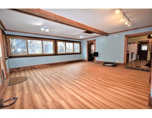 Primary Photo - 50 River St