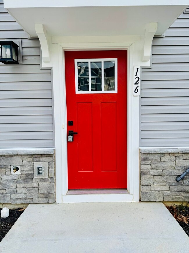 Foto del edificio - New 3-story Poquoson Townhouse