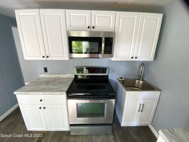 Building Photo - 352 Broadway Blvd