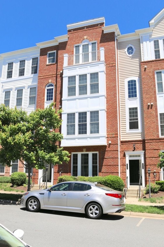 2334 Brookmoor Ln, Woodbridge, VA 22191 House Rental in Woodbridge