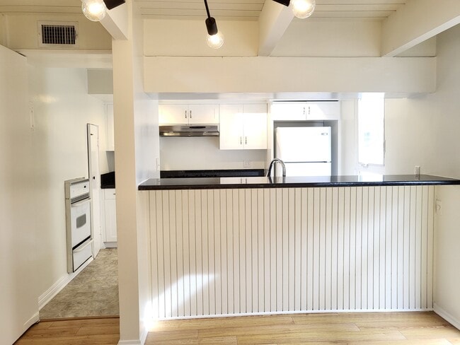 Photo - 312 S Elm Dr Townhome