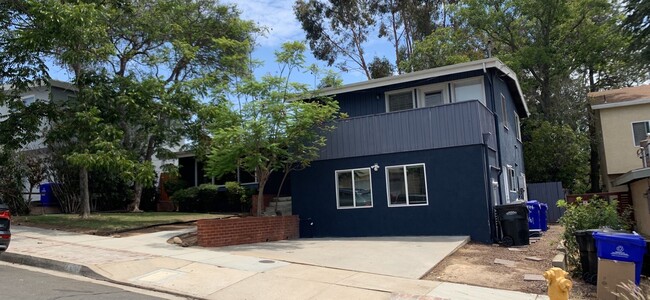 Building Photo - 6BD/3BA on Campanile! Great Backyard Space...