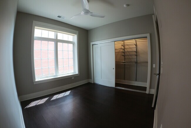 Foto del edificio - 2058 N Clark St