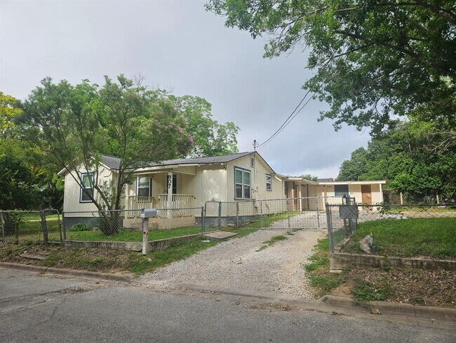 Foto del edificio - 907 Neches St