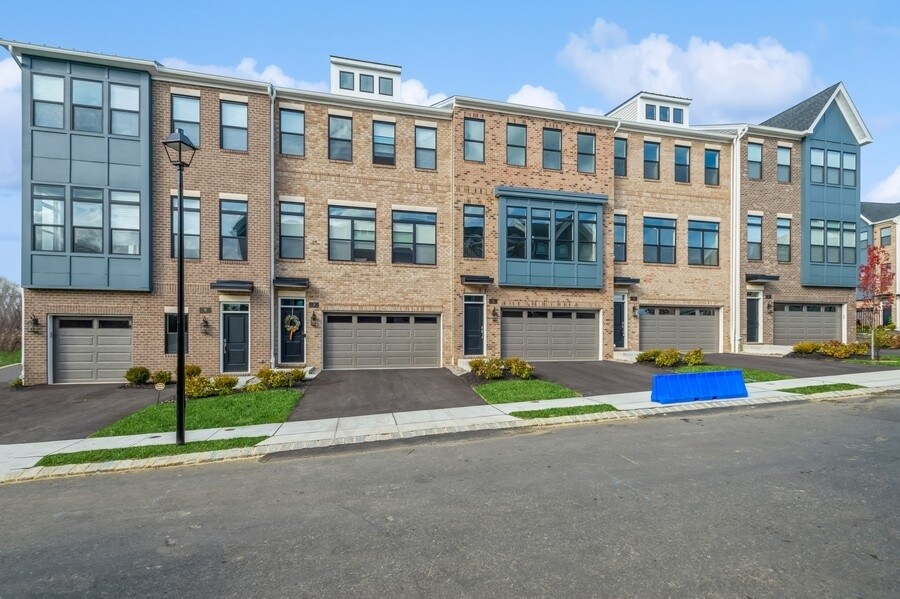 3 Blaisdell Ct, Middletown, NJ 07748 Townhome Rentals in Middletown