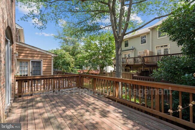 Building Photo - 3915 Green Look Ct