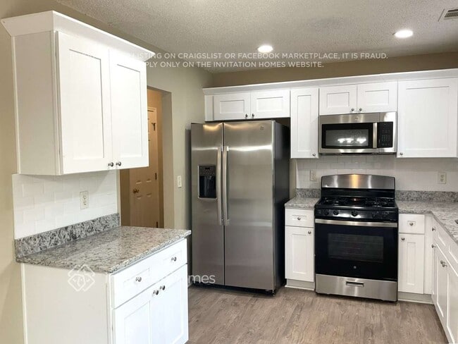 Building Photo - 4072 Olde Glen Cove