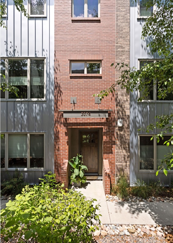 Building Photo - 3074 Wyandot St
