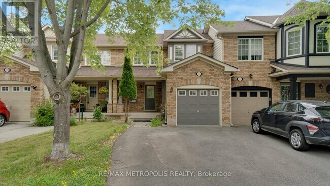 Building Photo - 2420 Baintree Crescent