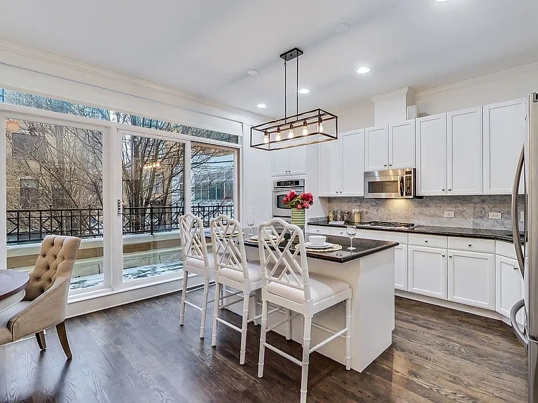 Photo - 1816 S Indiana Ave (Chicago, IL)