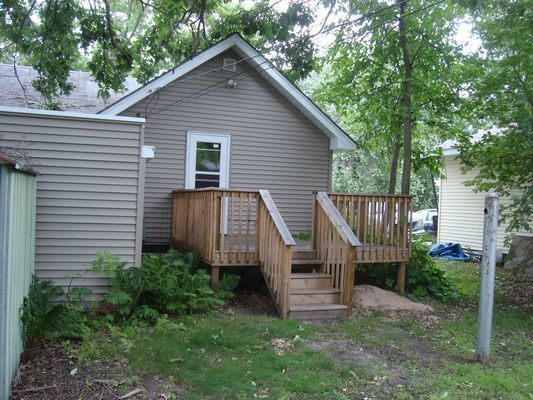 Building Photo - Cute 2 Bedroom Home