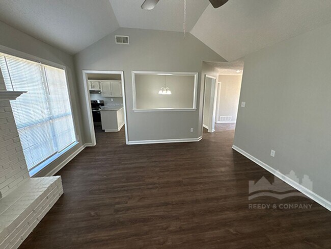 Building Photo - 316 Sparky Cove