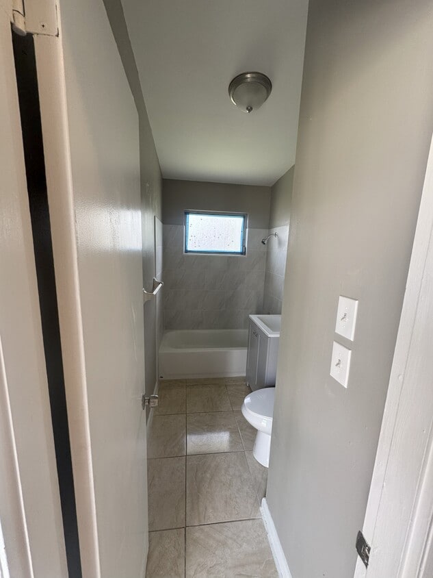 Primary Photo - 1110 Vineyard Pl