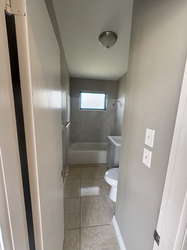 Building Photo - 1110 Vineyard Pl