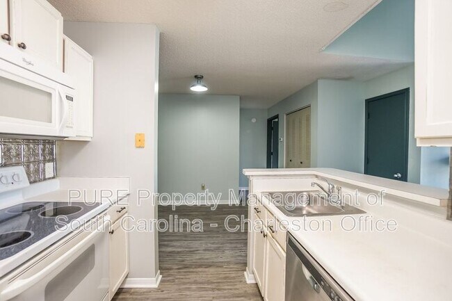 Foto del edificio - 2011 N Hwy 17